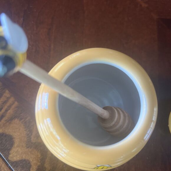 Mini Honey Pot Ceramic Jar & Wood Dipper Beehive with Bumble Bee Flower Lid - Picture 7 of 9